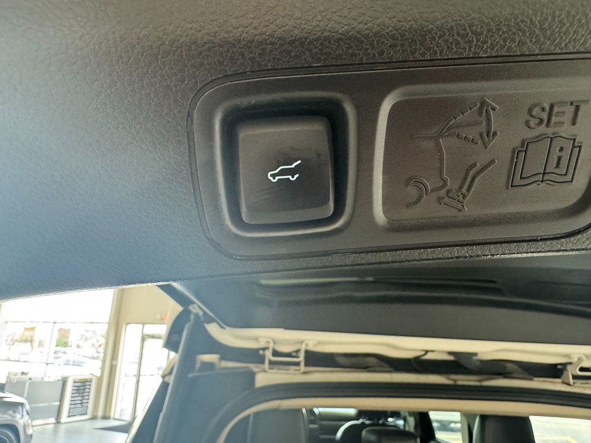 2021 Ford Expedition MAX Platinum photo 50