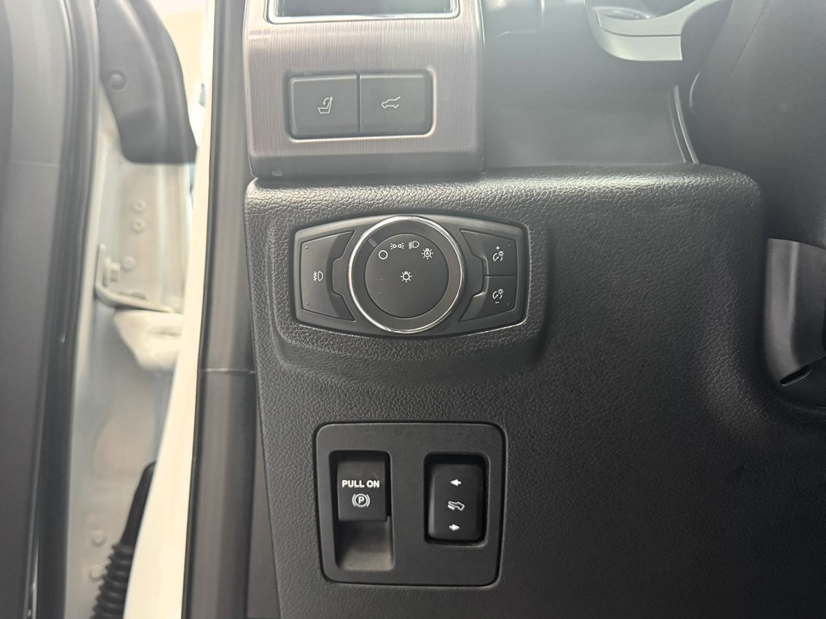 2021 Ford Expedition MAX Platinum photo 32
