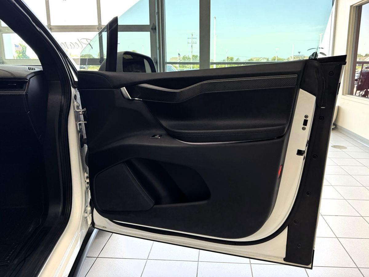 2018 Tesla Model X 75D photo 13