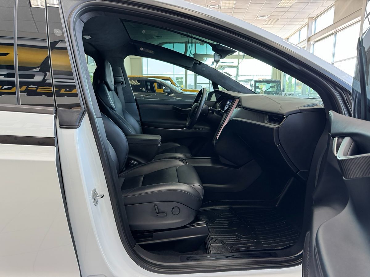 2018 Tesla Model X 75D photo 14