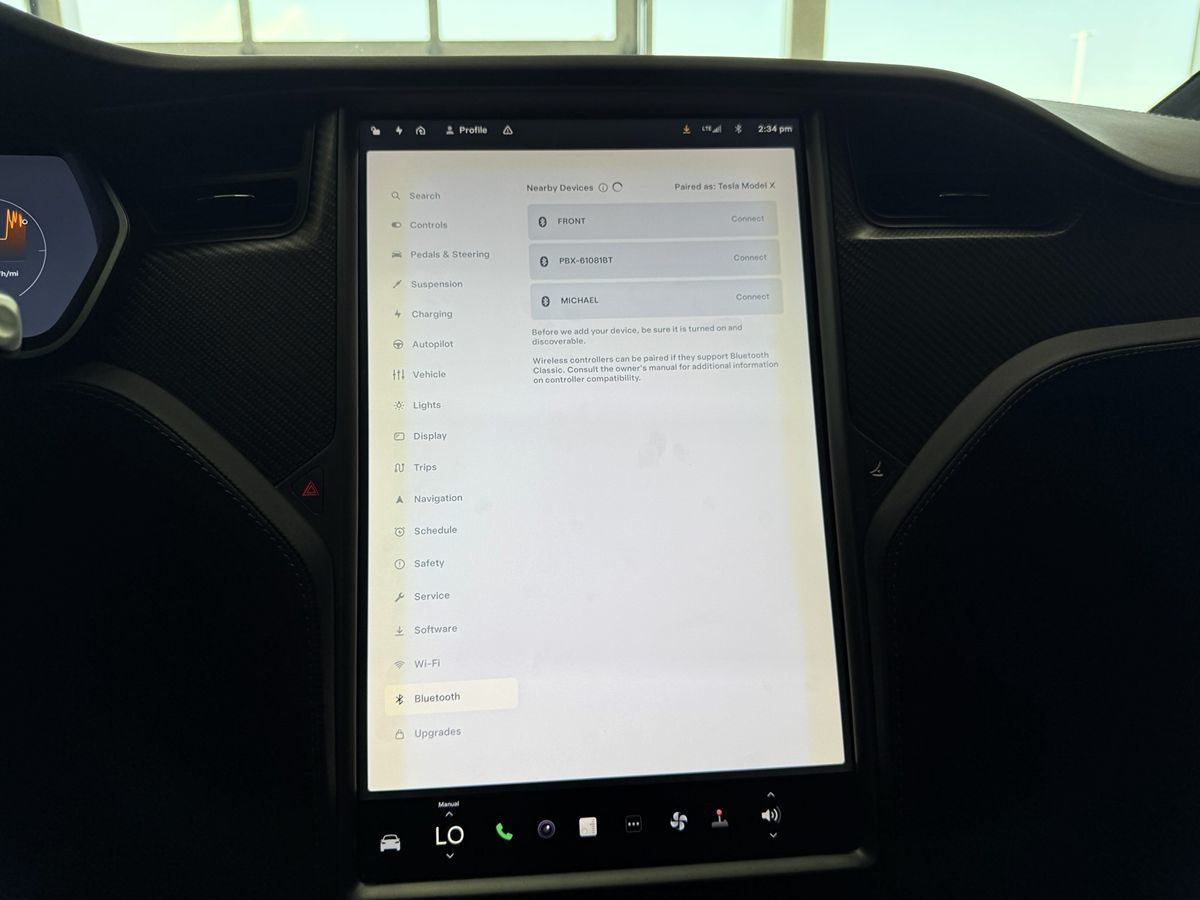 2018 Tesla Model X 75D photo 27
