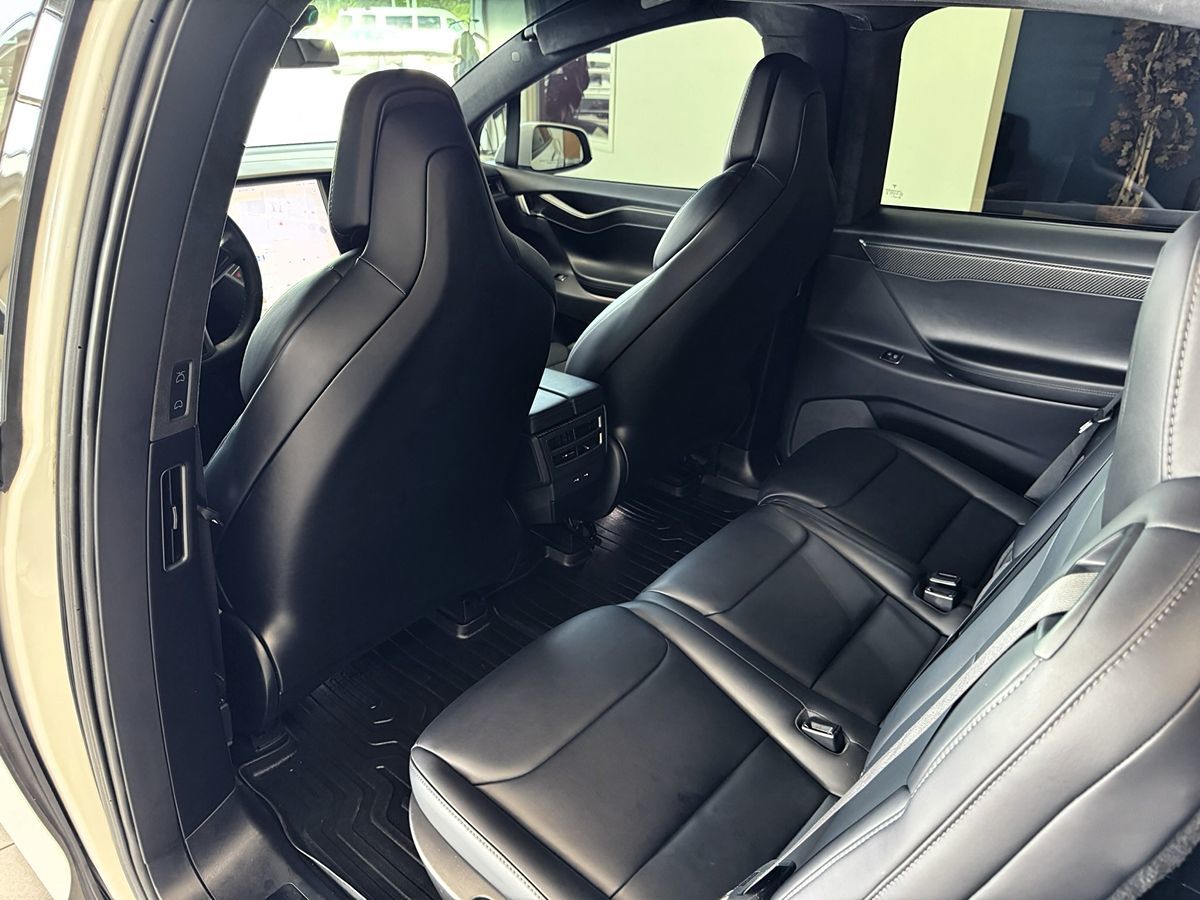 2018 Tesla Model X 75D photo 35