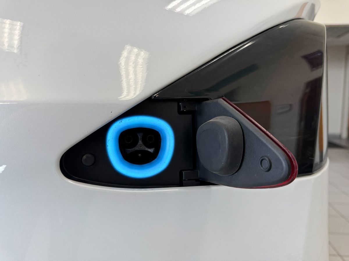 2018 Tesla Model X 75D photo 50