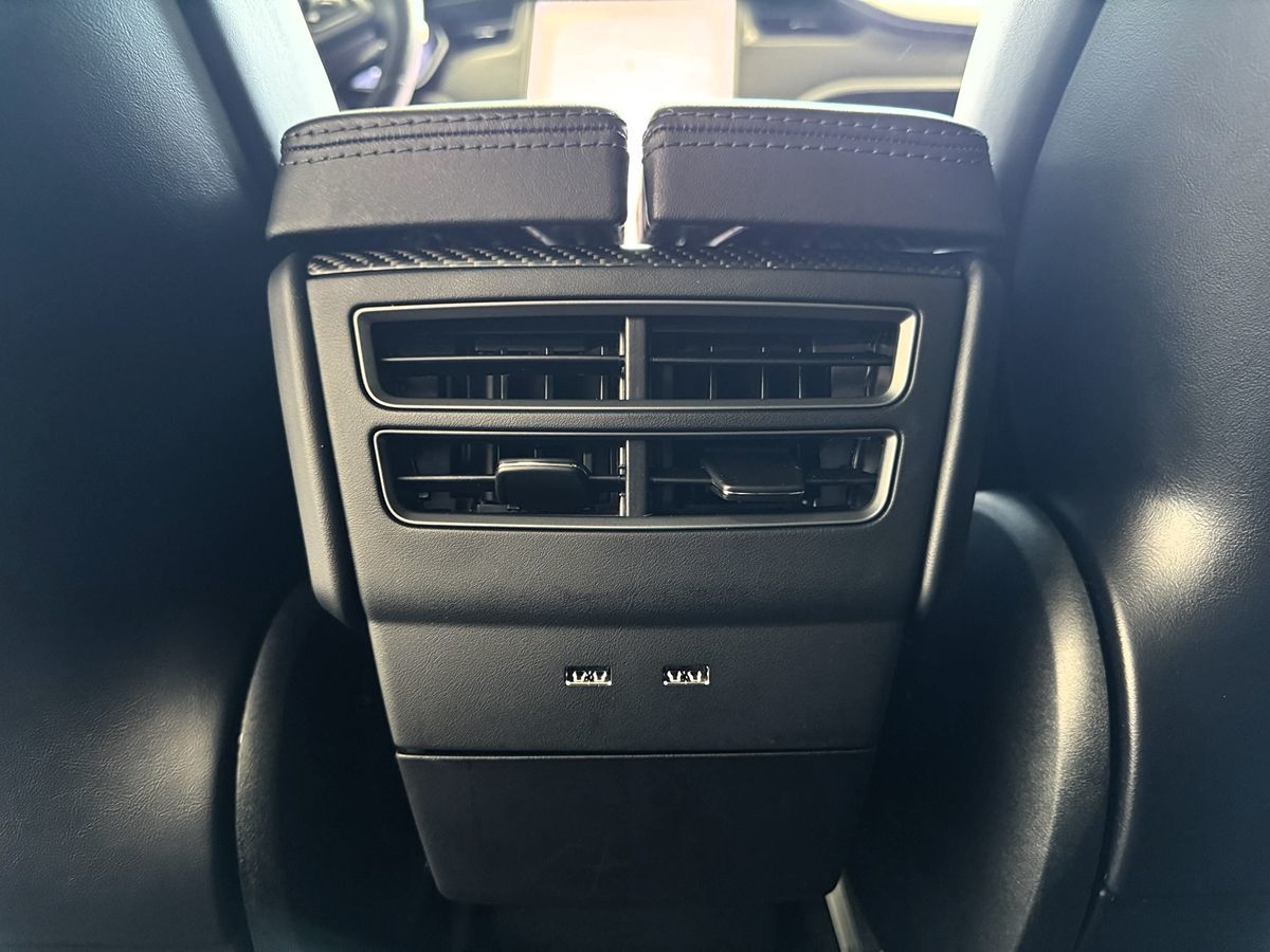 2018 Tesla Model X 75D photo 39