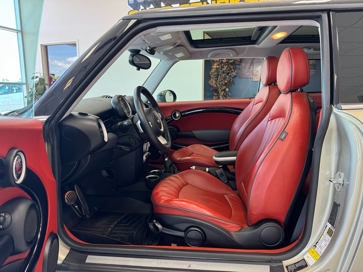 2008 Mini Cooper Hardtop S photo 9