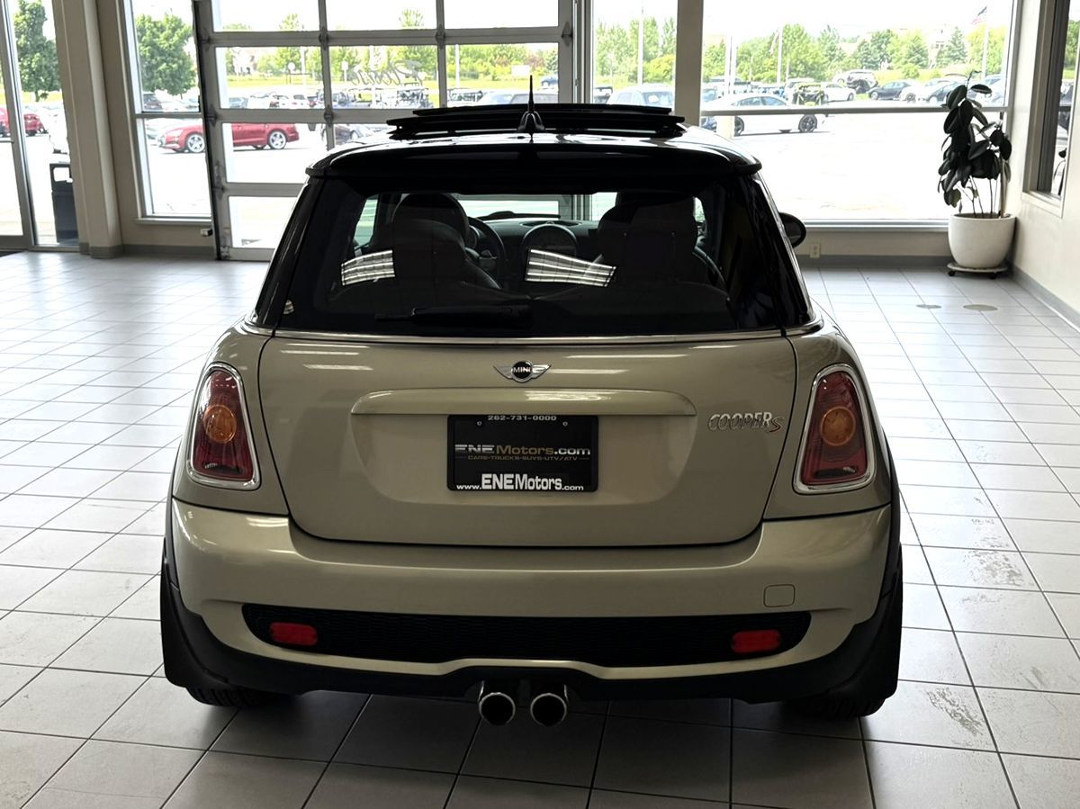 2008 Mini Cooper Hardtop S photo 4
