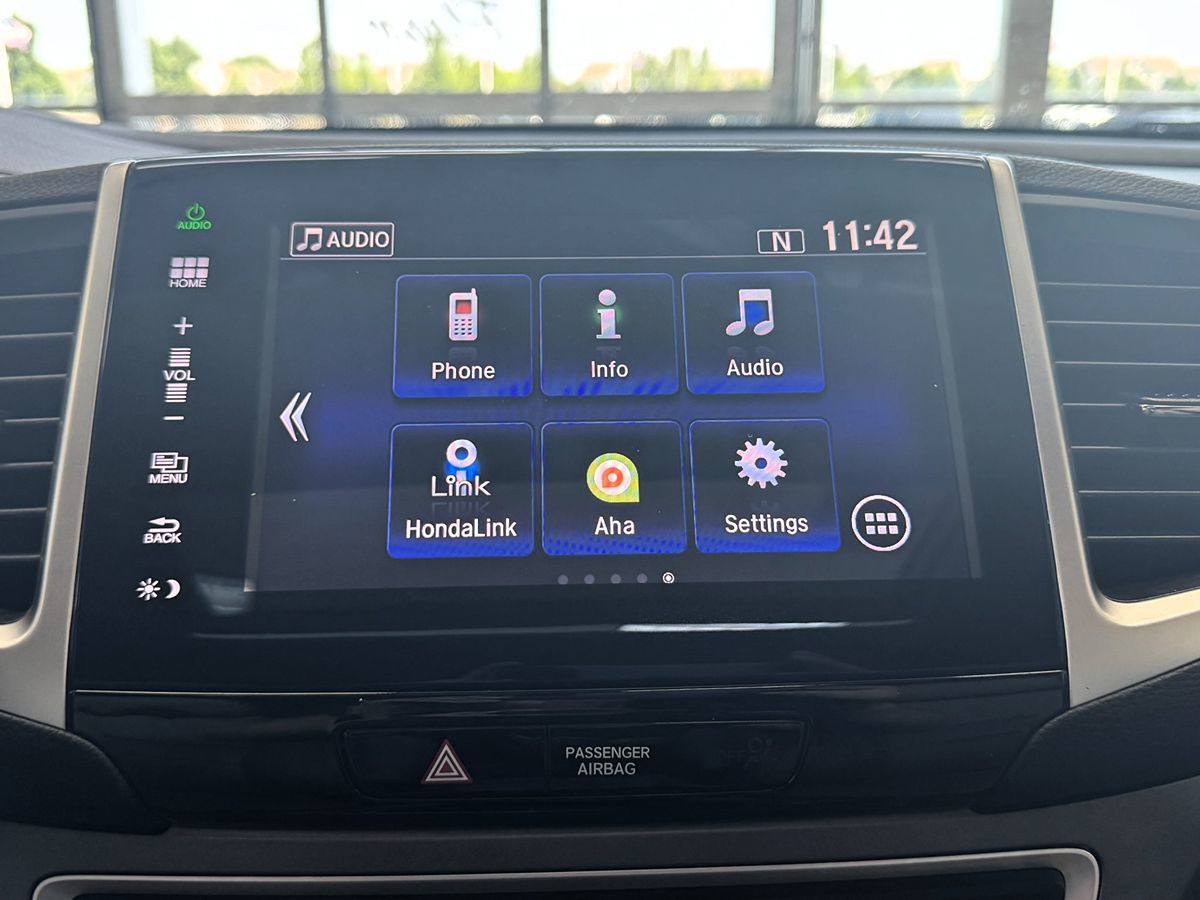 2016 Honda Pilot EX-L photo 24