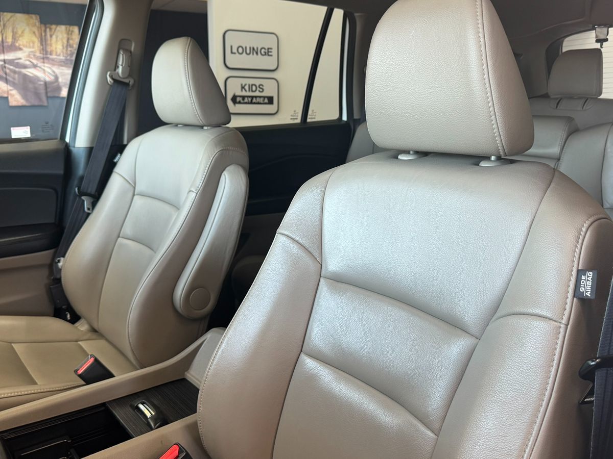 2016 Honda Pilot EX-L photo 12