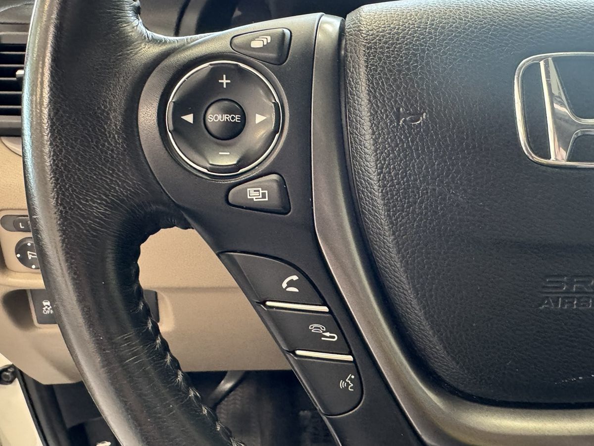 2016 Honda Pilot EX-L photo 19