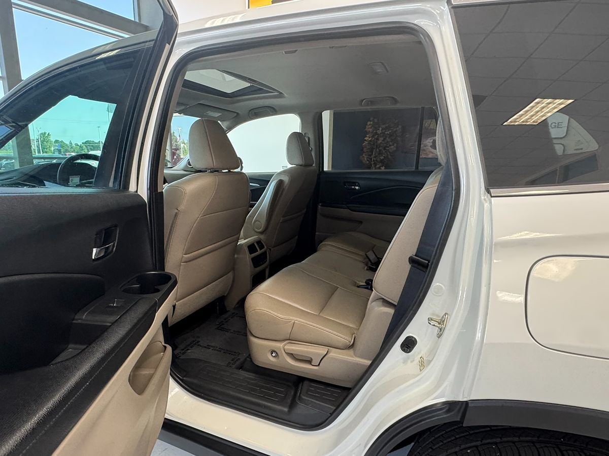 2016 Honda Pilot EX-L photo 34