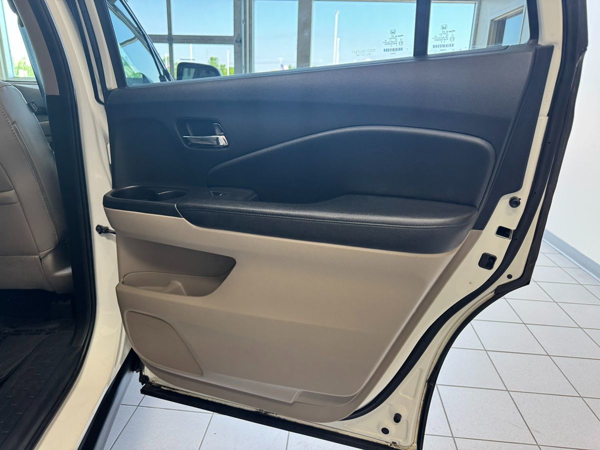 2016 Honda Pilot EX-L photo 37