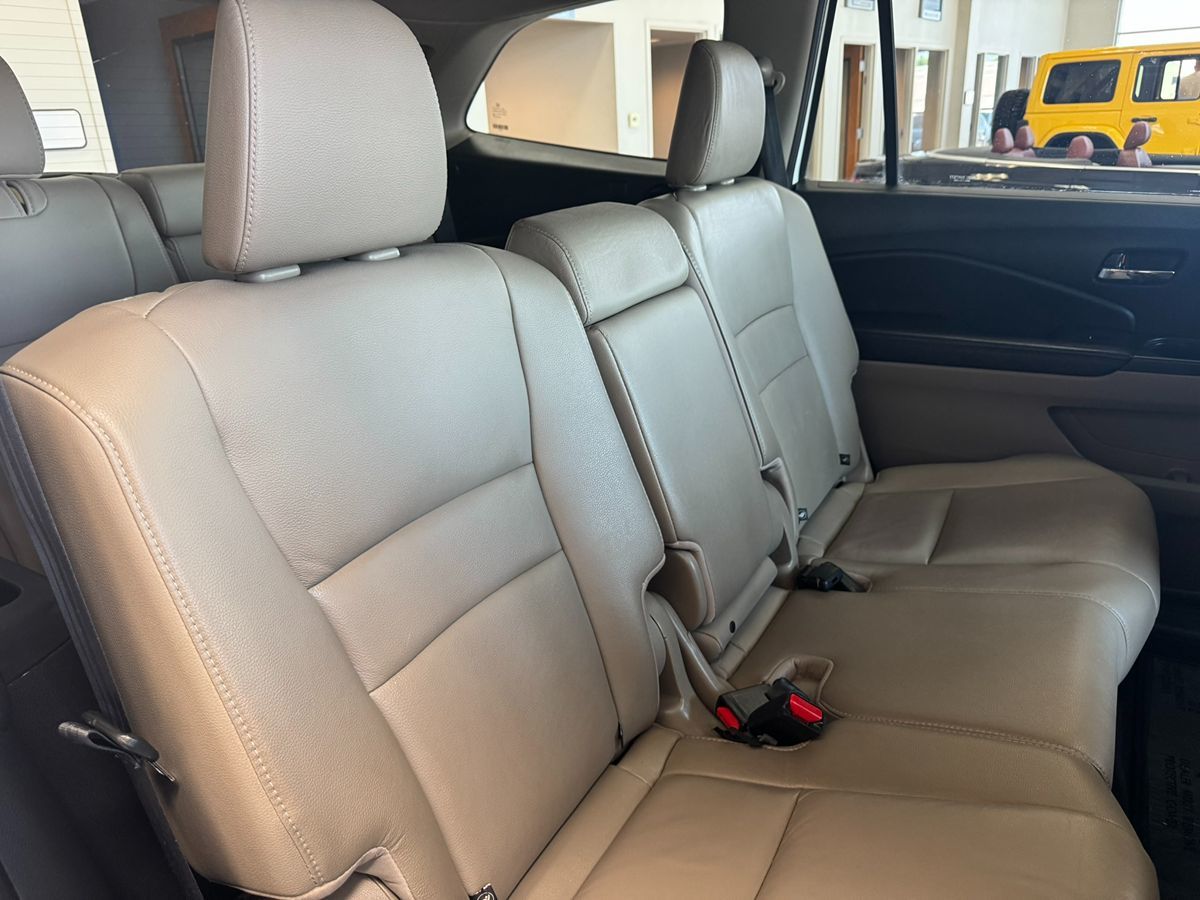 2016 Honda Pilot EX-L photo 40