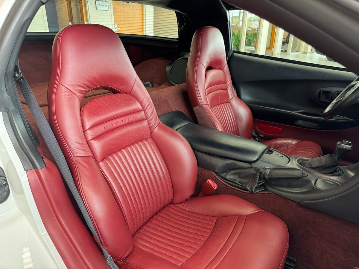1998 Chevrolet Corvette photo 22
