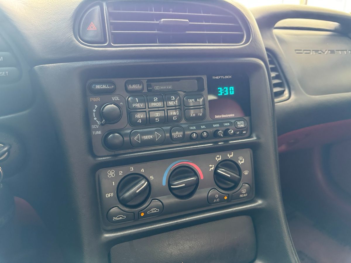1998 Chevrolet Corvette photo 23