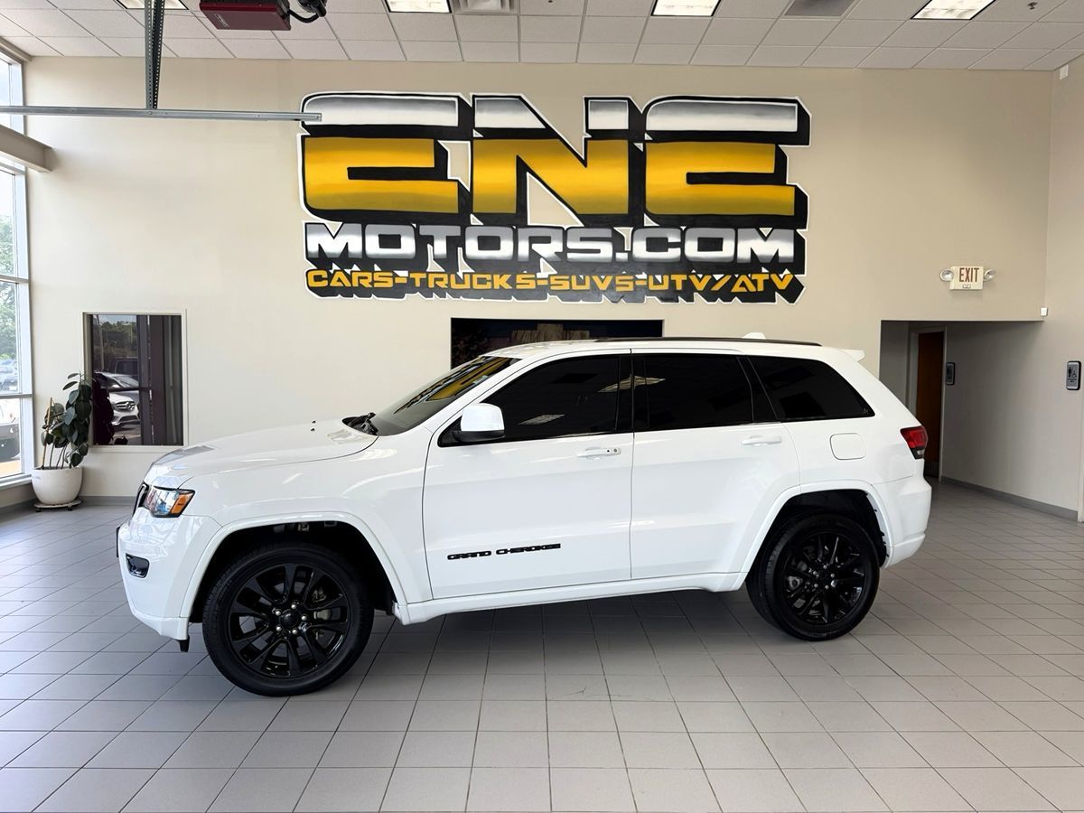 2018 Jeep Grand Cherokee Altitude photo 3