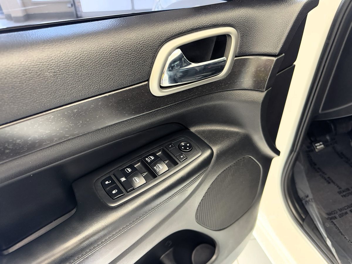 2018 Jeep Grand Cherokee Altitude photo 9