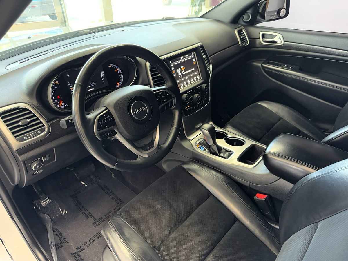 2018 Jeep Grand Cherokee Altitude photo 11