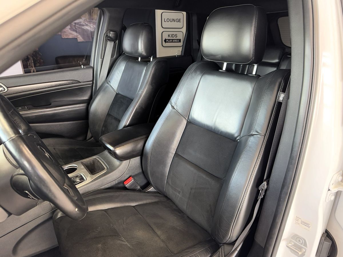 2018 Jeep Grand Cherokee Altitude photo 12