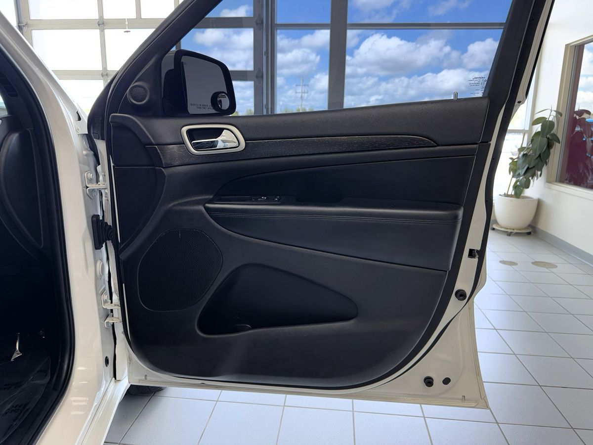 2018 Jeep Grand Cherokee Altitude photo 13