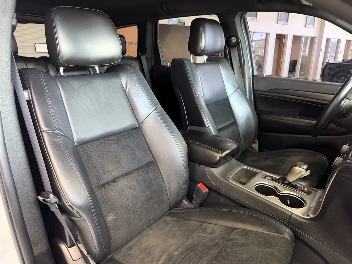 2018 Jeep Grand Cherokee Altitude photo 17