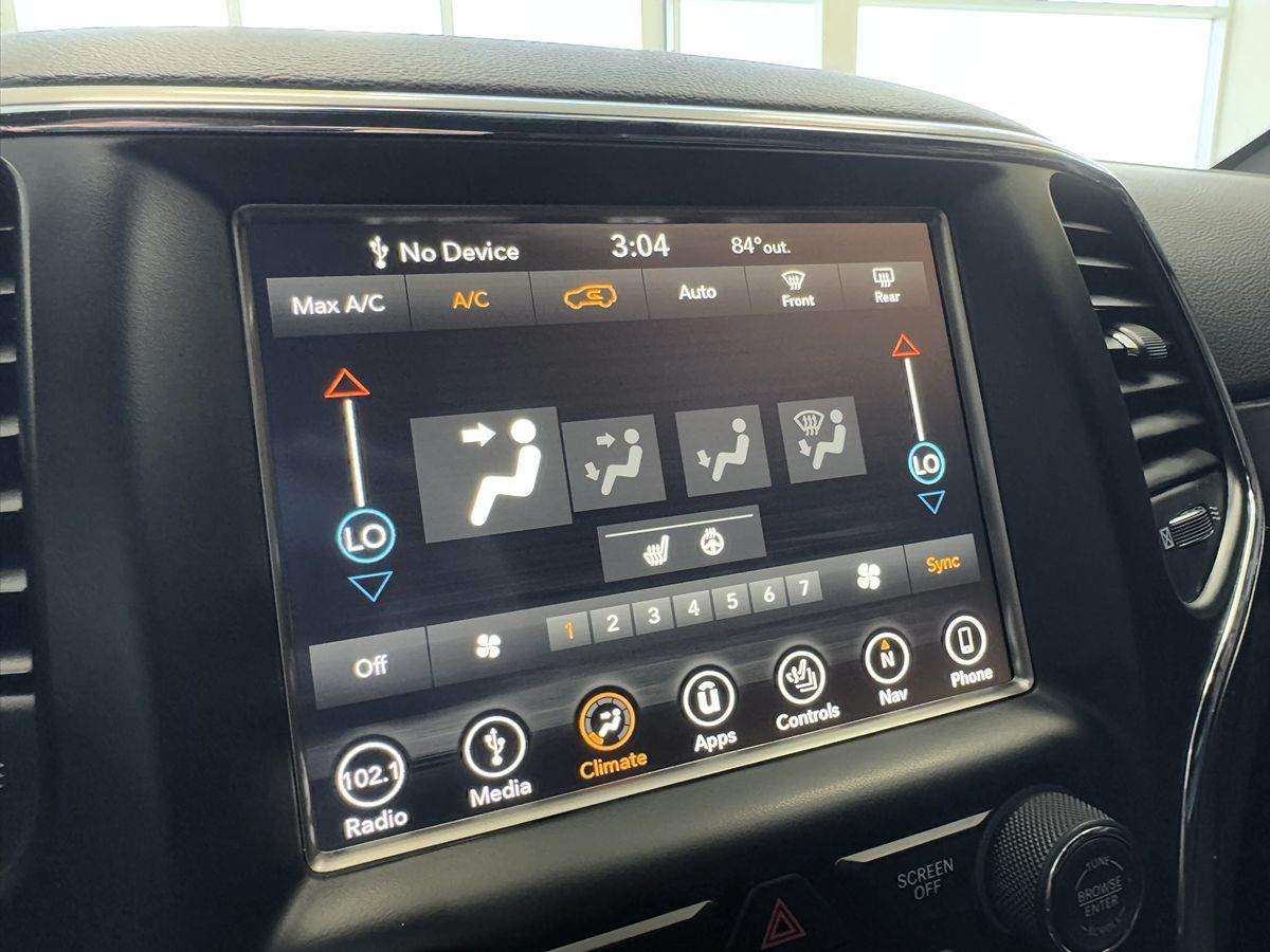 2018 Jeep Grand Cherokee Altitude photo 23