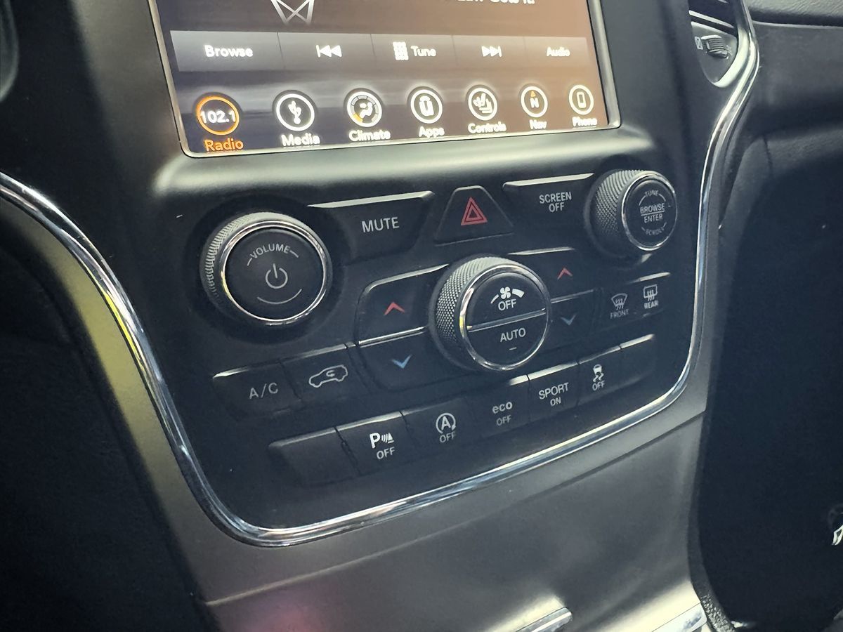 2018 Jeep Grand Cherokee Altitude photo 28