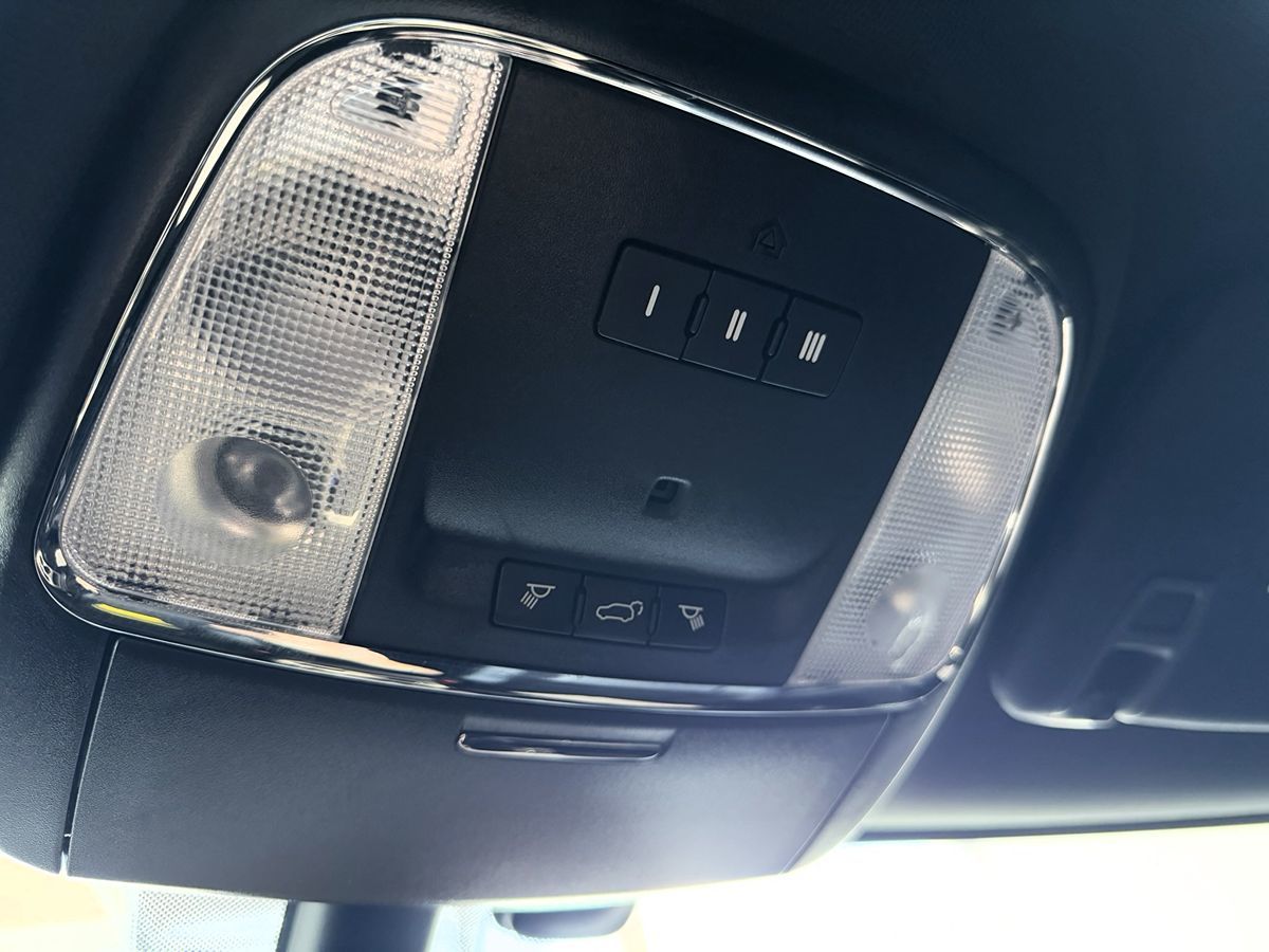 2018 Jeep Grand Cherokee Altitude photo 36