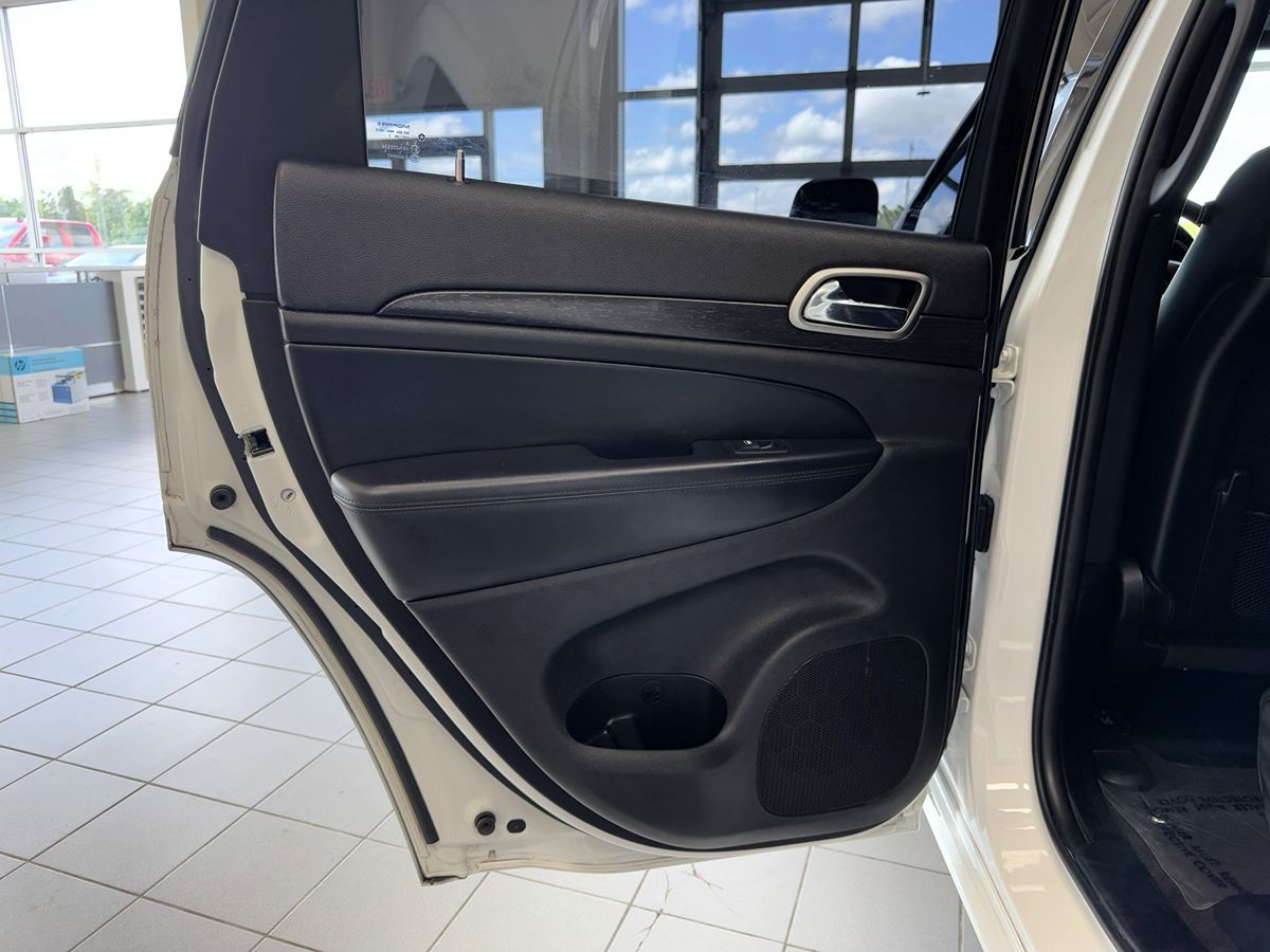 2018 Jeep Grand Cherokee Altitude photo 37