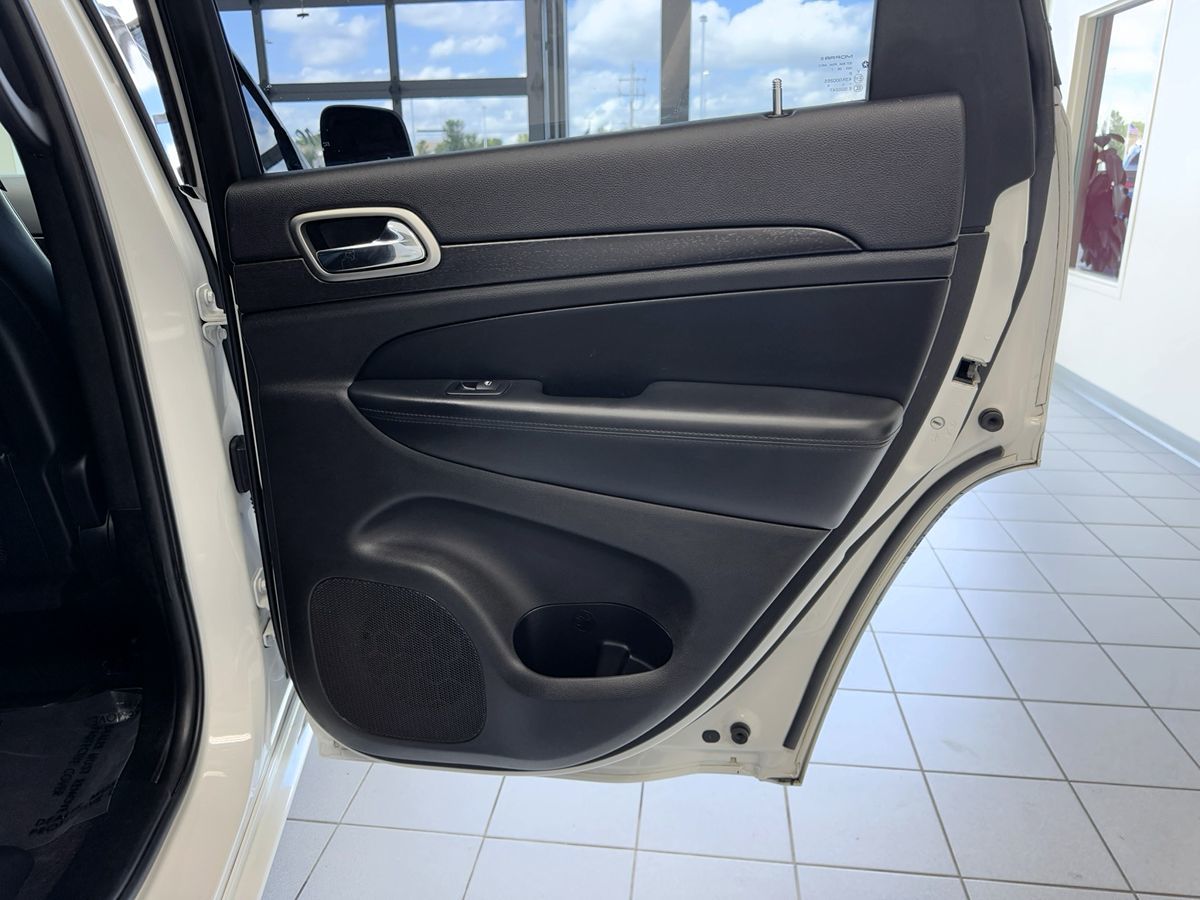 2018 Jeep Grand Cherokee Altitude photo 42