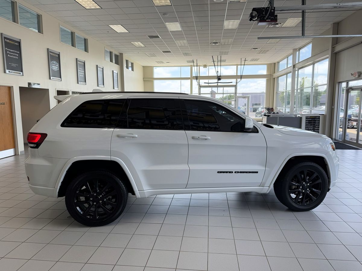 2018 Jeep Grand Cherokee Altitude photo 56