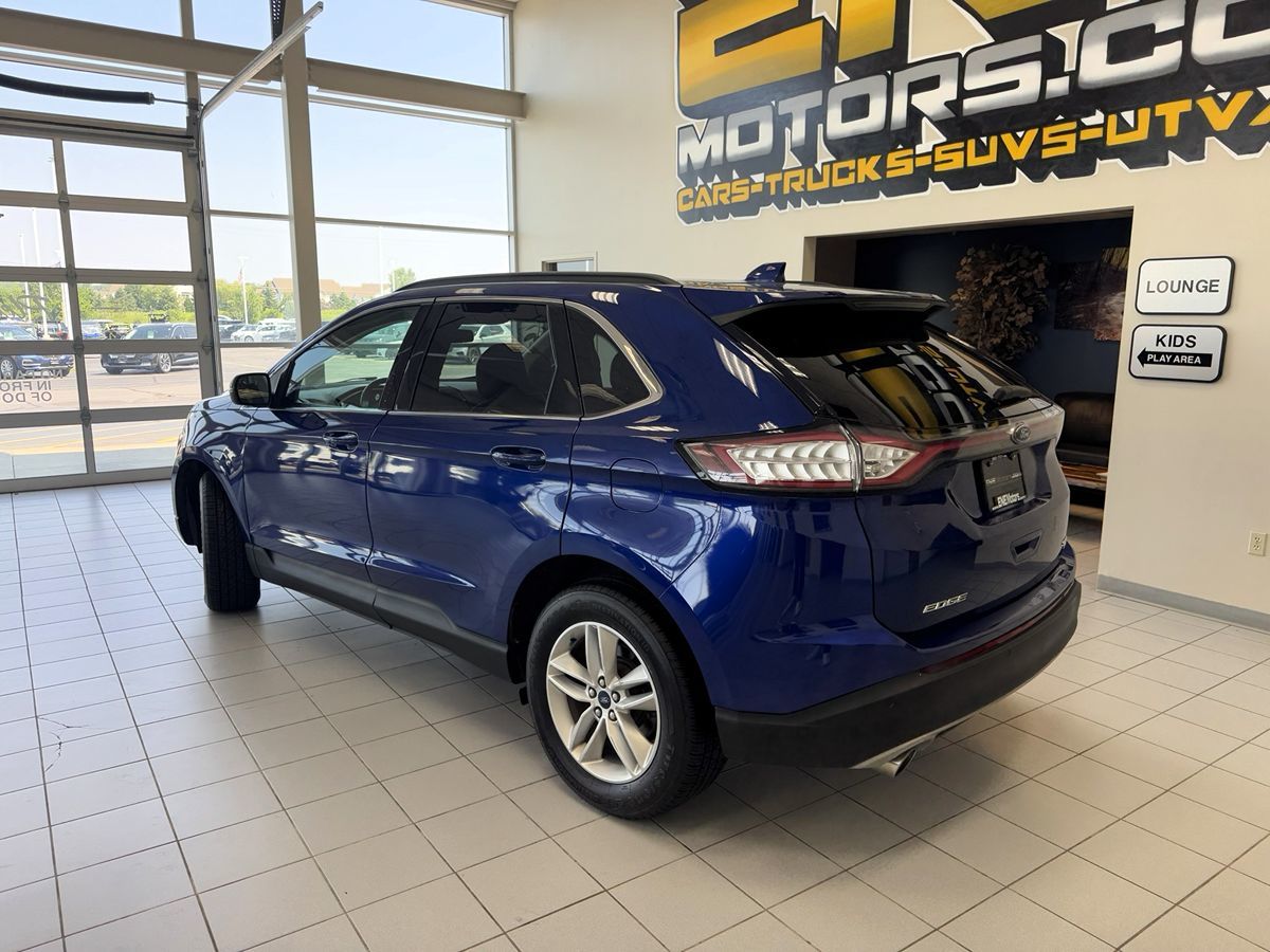 2015 Ford Edge SEL photo 2