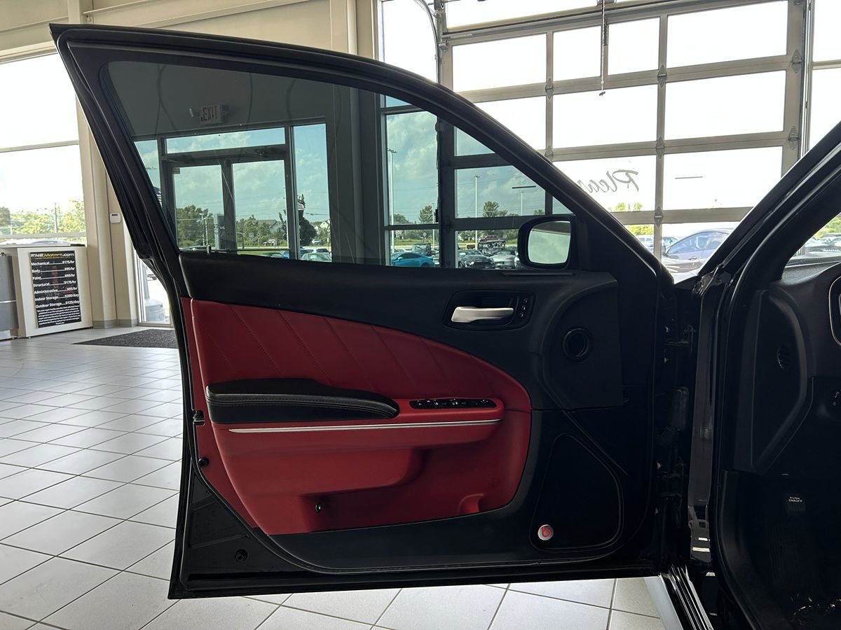 2018 Dodge Charger R/T Scat Pack photo 11