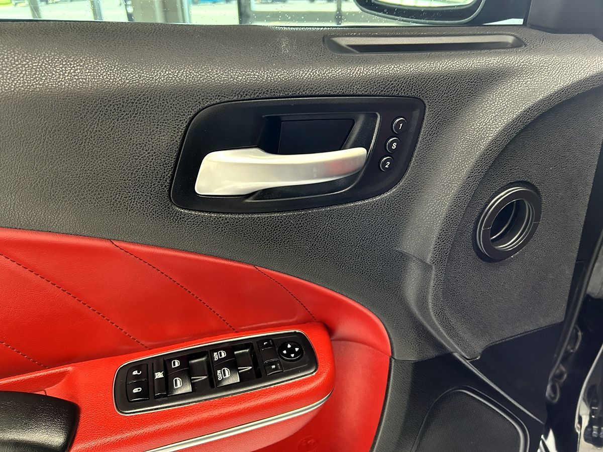 2018 Dodge Charger R/T Scat Pack photo 12