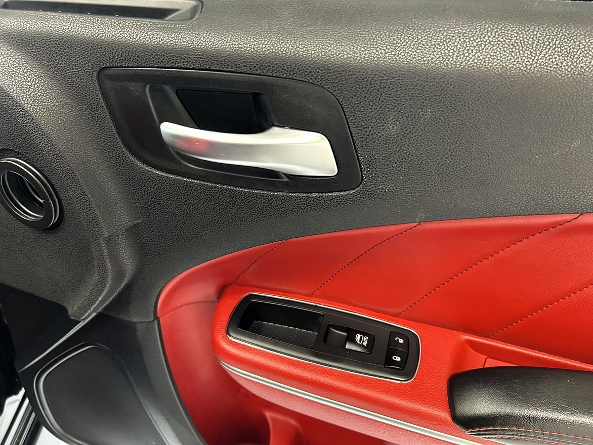 2018 Dodge Charger R/T Scat Pack photo 17