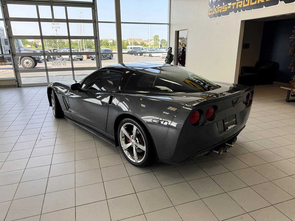 2010 Chevrolet Corvette 2LT photo 3
