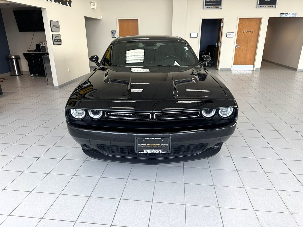 2021 Dodge Challenger SXT photo 5