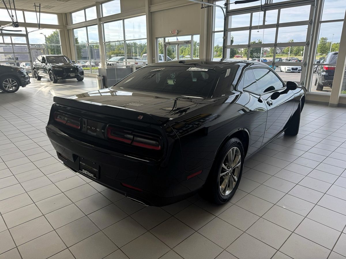 2021 Dodge Challenger SXT photo 11