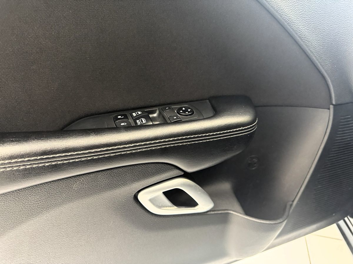 2021 Dodge Challenger SXT photo 14