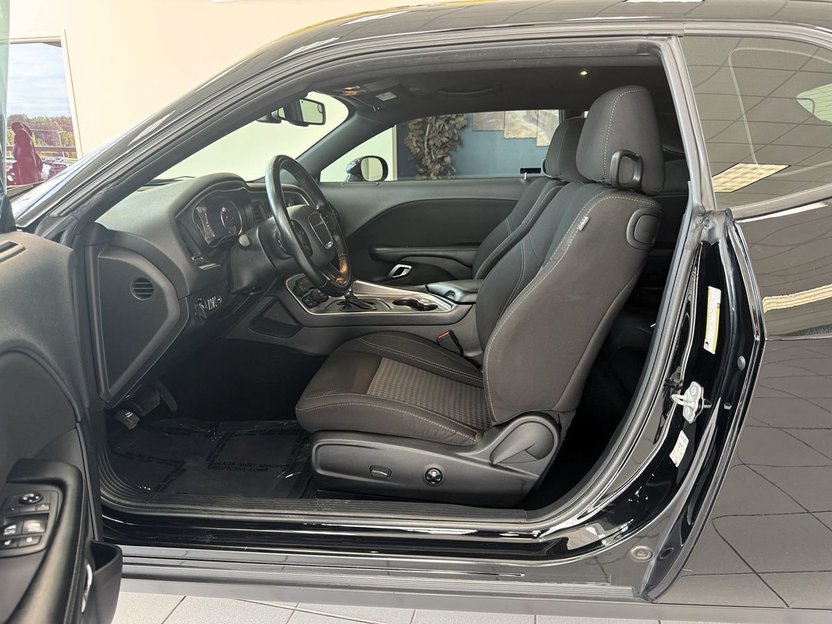 2021 Dodge Challenger SXT photo 15