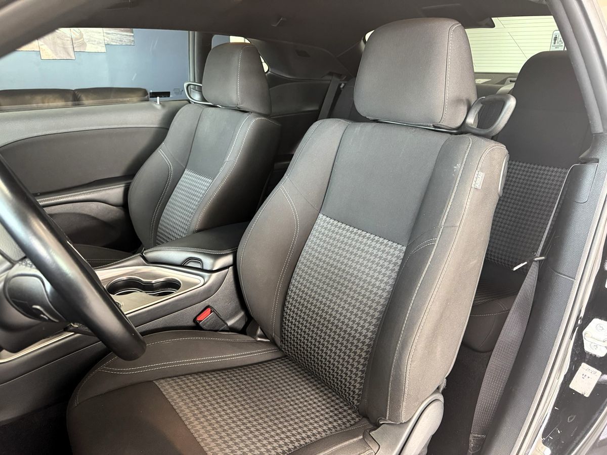 2021 Dodge Challenger SXT photo 17