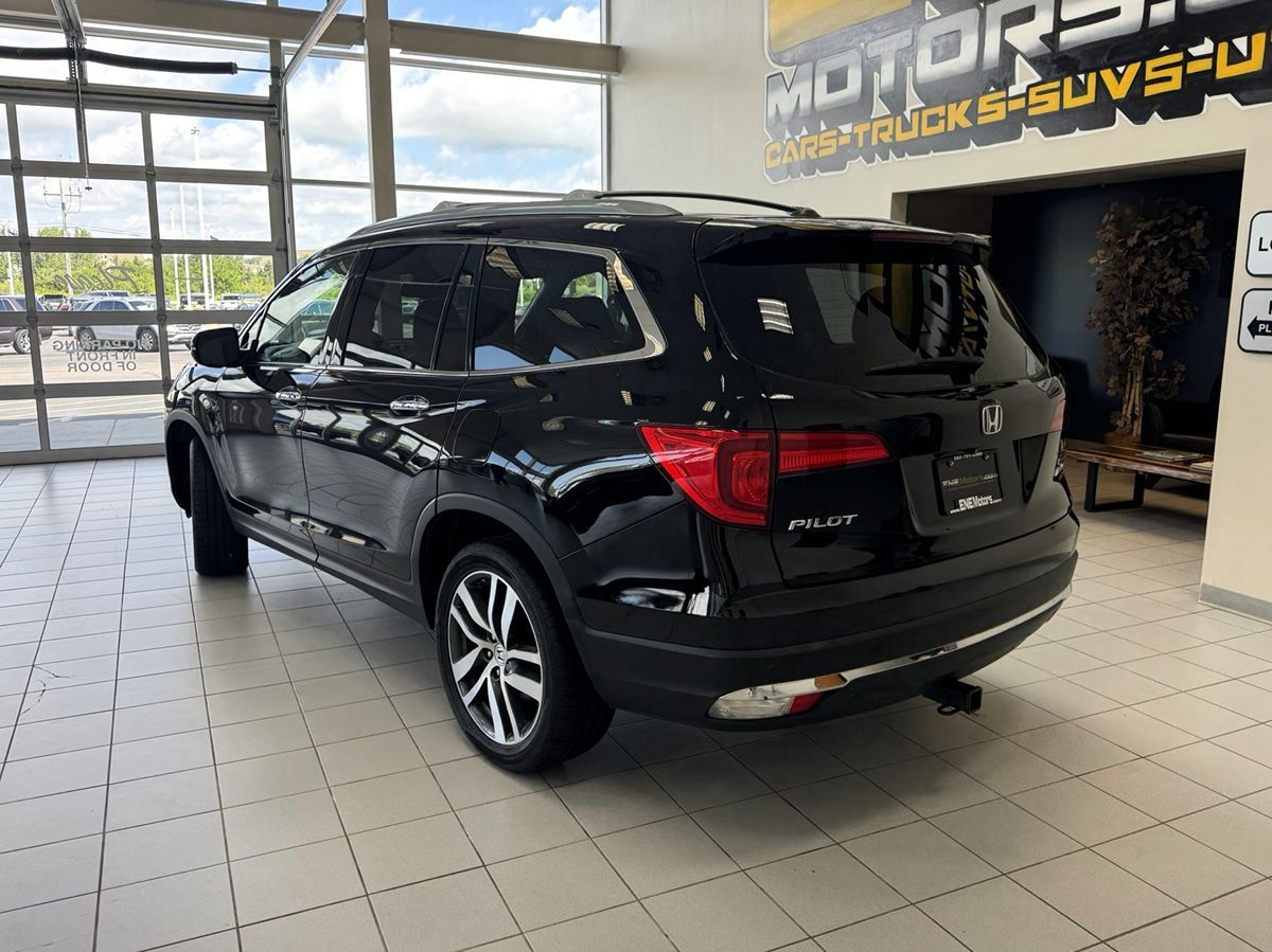 2016 Honda Pilot Touring photo 2