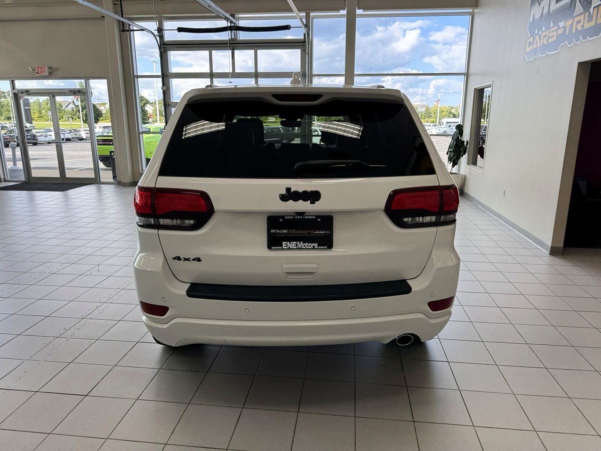 2020 Jeep Grand Cherokee Altitude photo 3