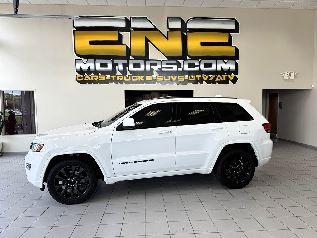 2020 Jeep Grand Cherokee Altitude photo 2