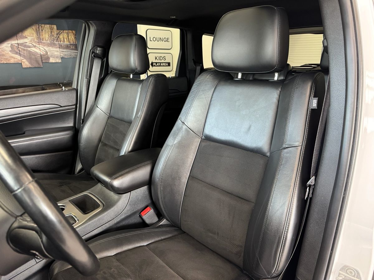 2020 Jeep Grand Cherokee Altitude photo 11
