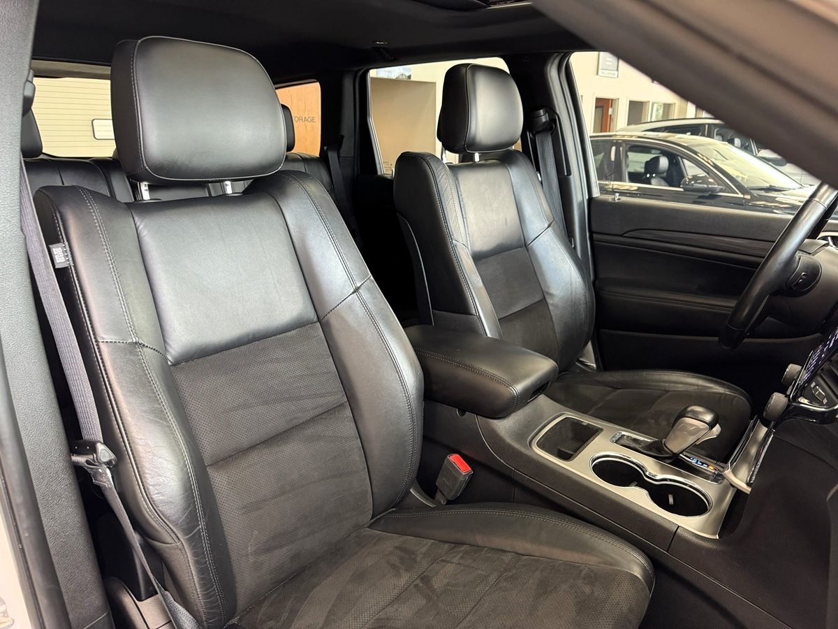 2020 Jeep Grand Cherokee Altitude photo 16