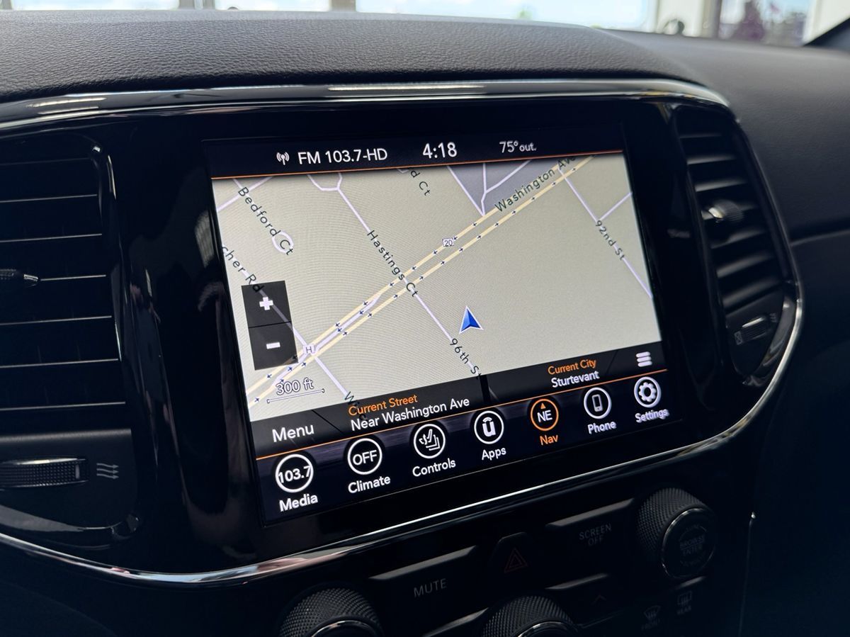 2020 Jeep Grand Cherokee Altitude photo 19