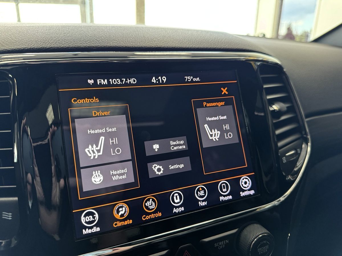 2020 Jeep Grand Cherokee Altitude photo 23