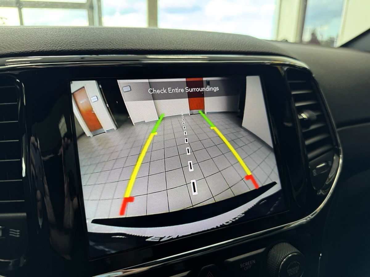 2020 Jeep Grand Cherokee Altitude photo 24