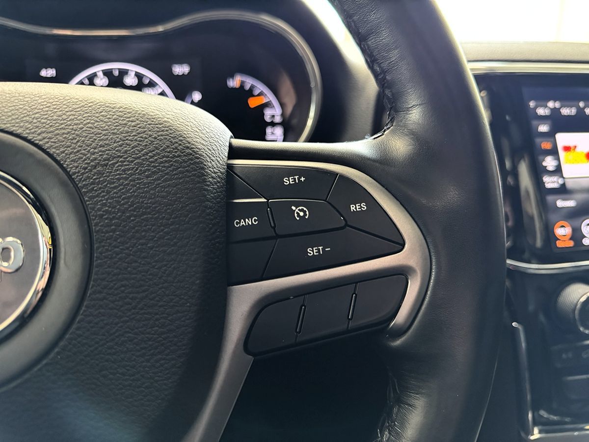 2020 Jeep Grand Cherokee Altitude photo 34