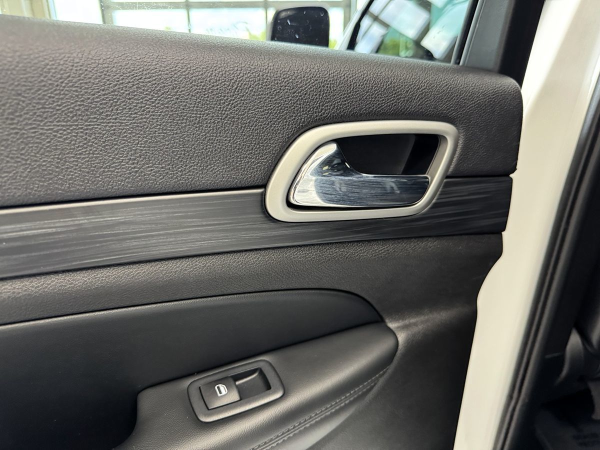 2020 Jeep Grand Cherokee Altitude photo 38